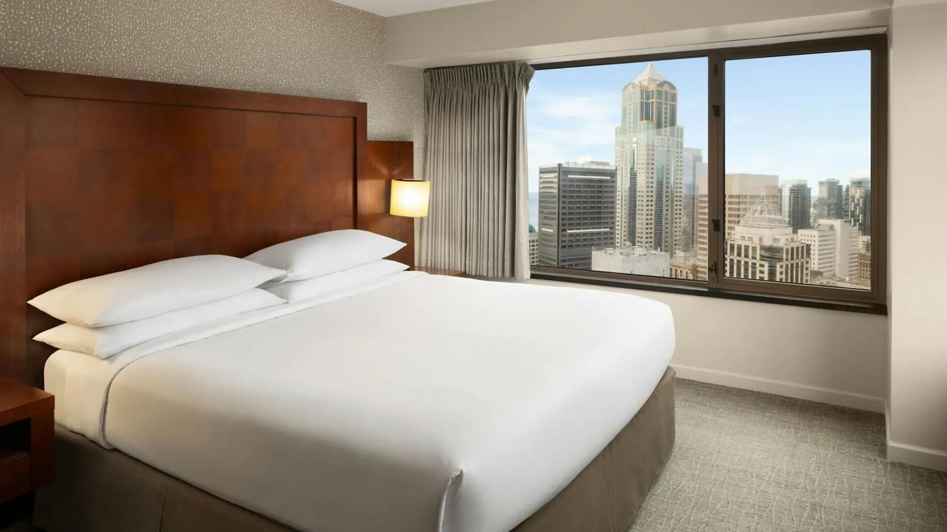 Renaissance Seattle Hotel 4*,